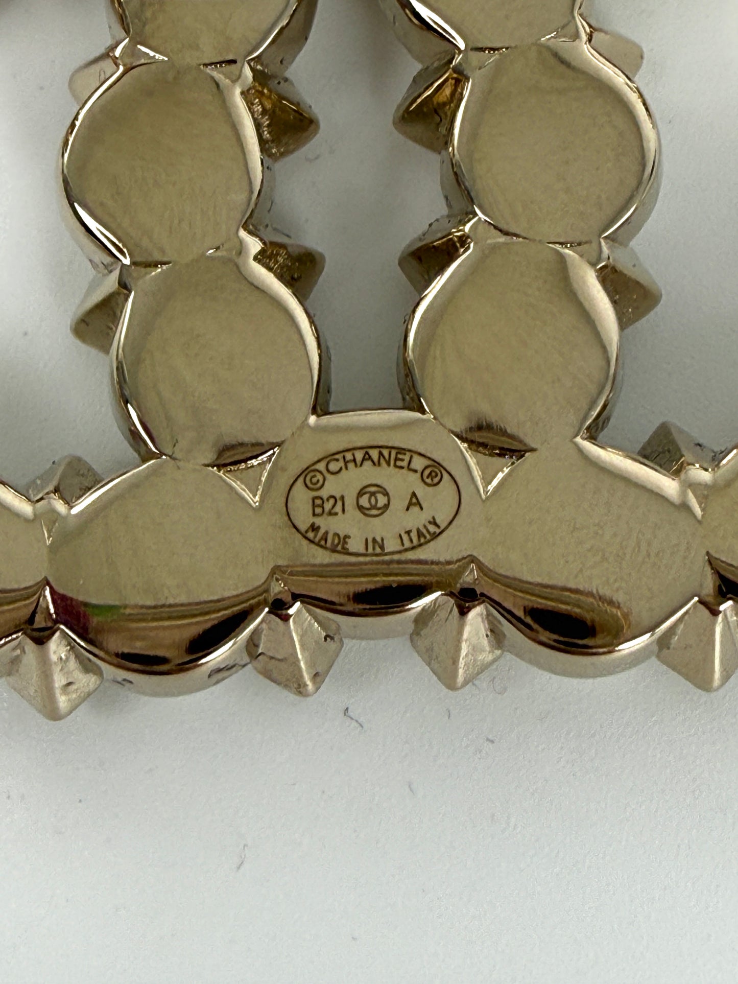 CHANEL CC Faux Pearl Crystal Rhinestone Brooch Pin