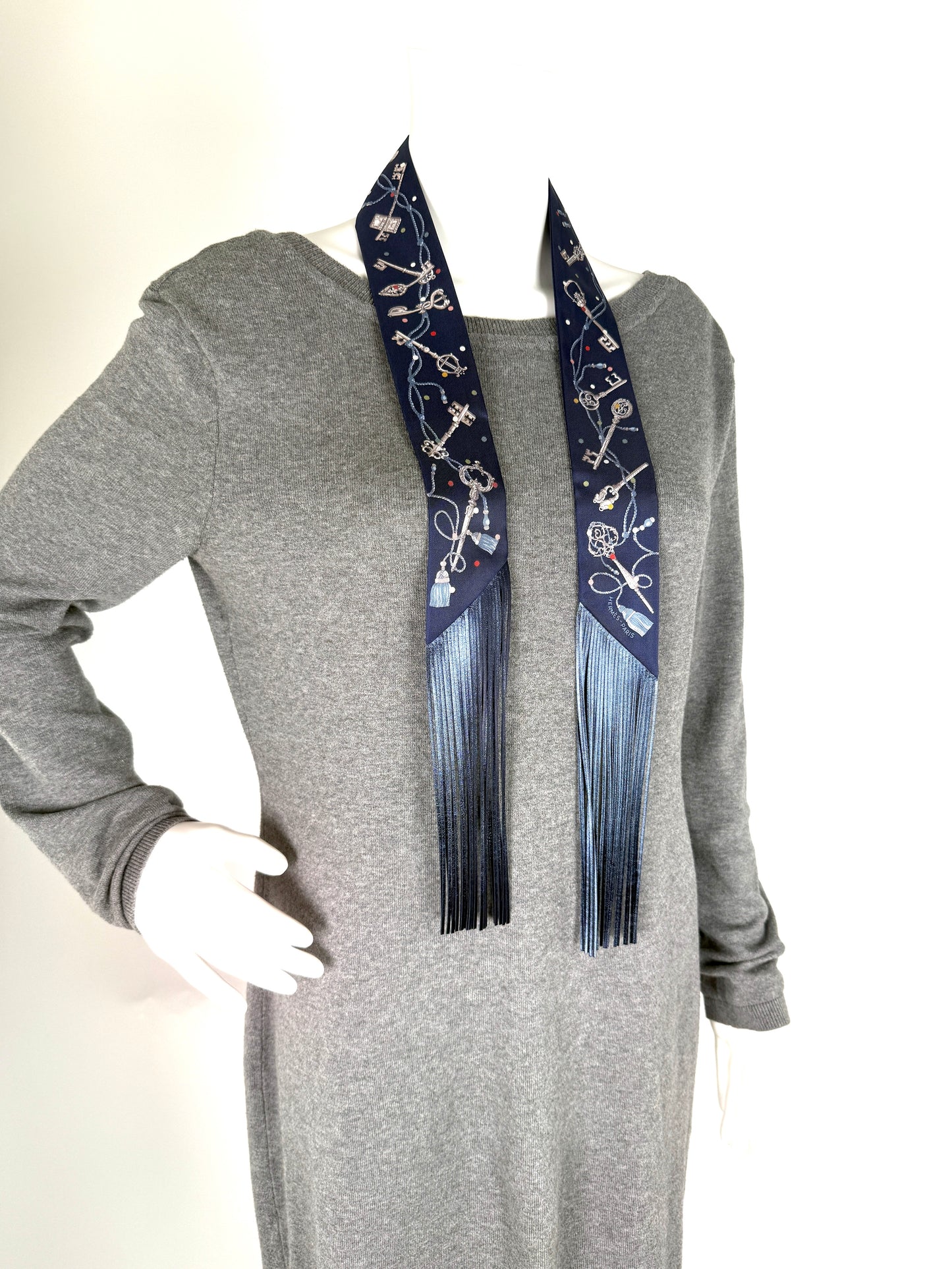 HERMES Les Cles a Pois Bleu Marine Gris Argent Silk Calfskin Leather Fringes Twilly Scarf New