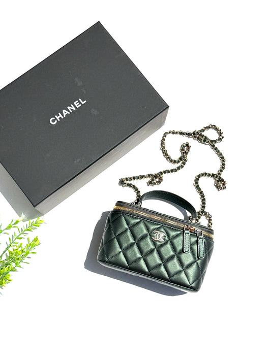 CHANEL Vanity Iridescent Lambskin Quilted Green Small Top Handle Case with Chain Bag New