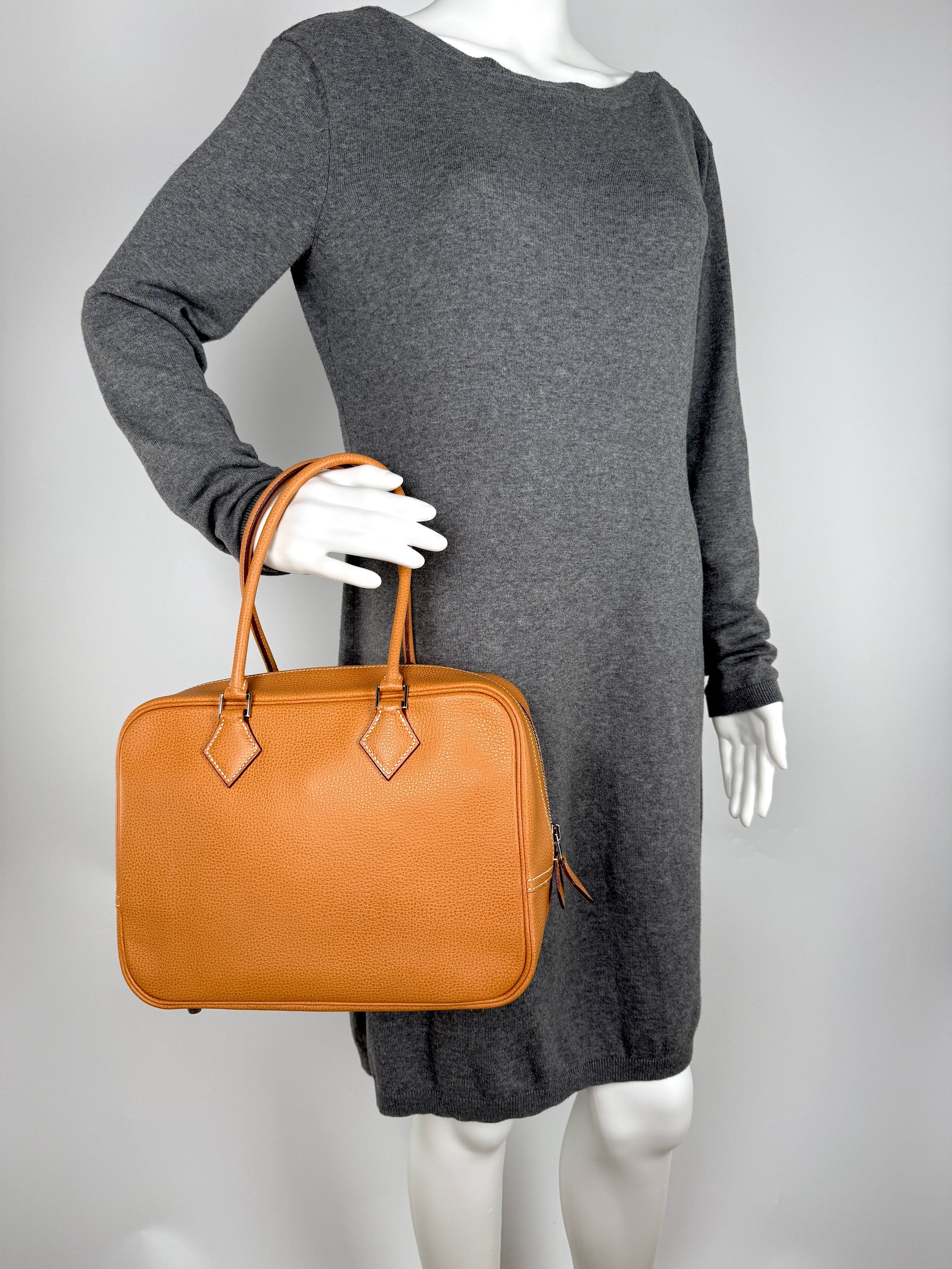HERMES Plume 28 Natural Vache Liegee Beige Leather Top Handle Bag 