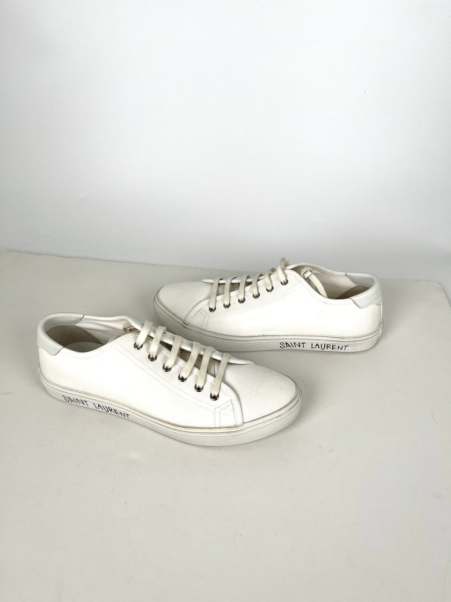 Men’s Saint Laurent YSL White Canvas Malibu Low Top Sneakers 43.5 10.5