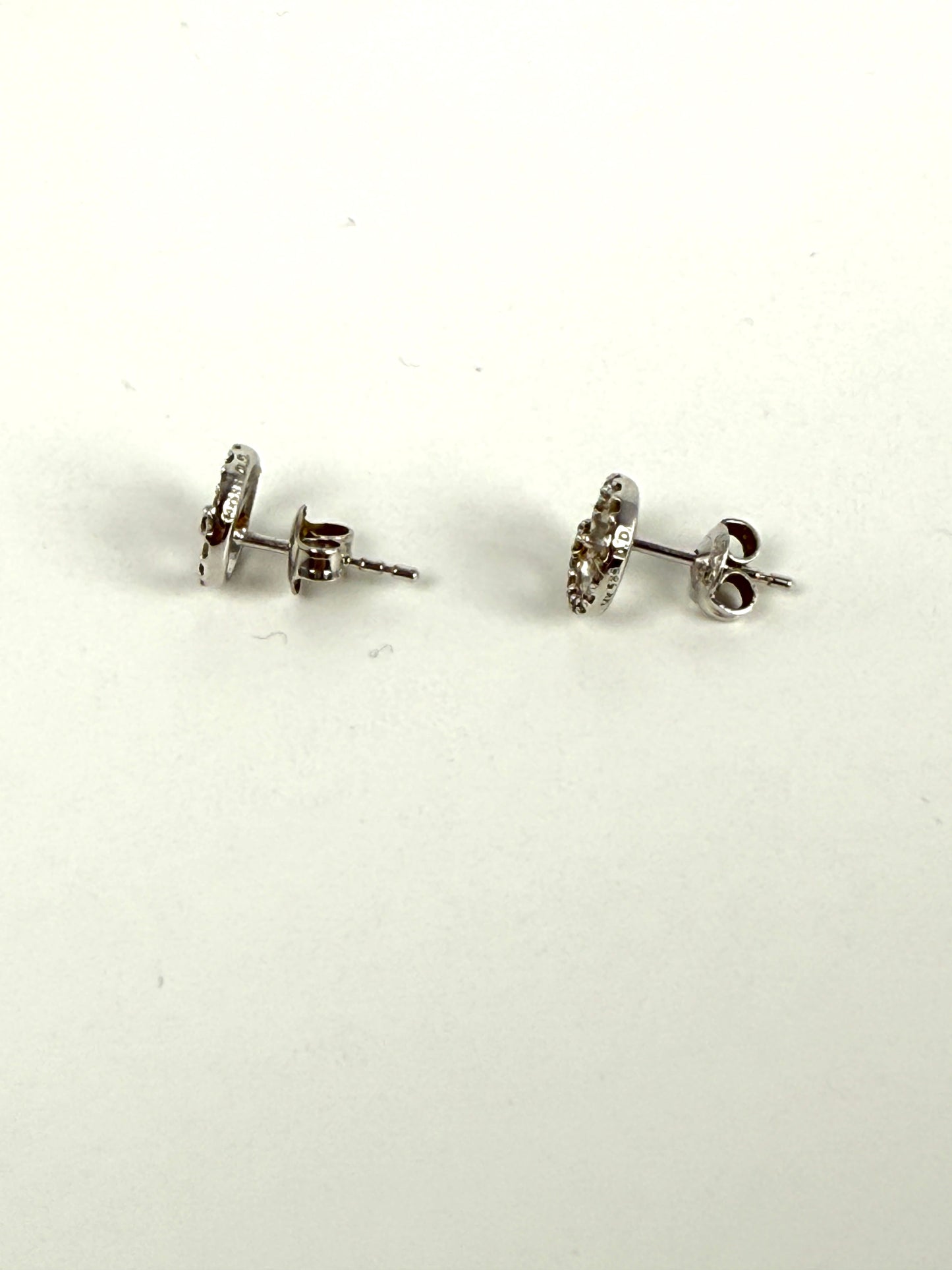 14k White Gold Diamond Circle Swirl Stud Earrings