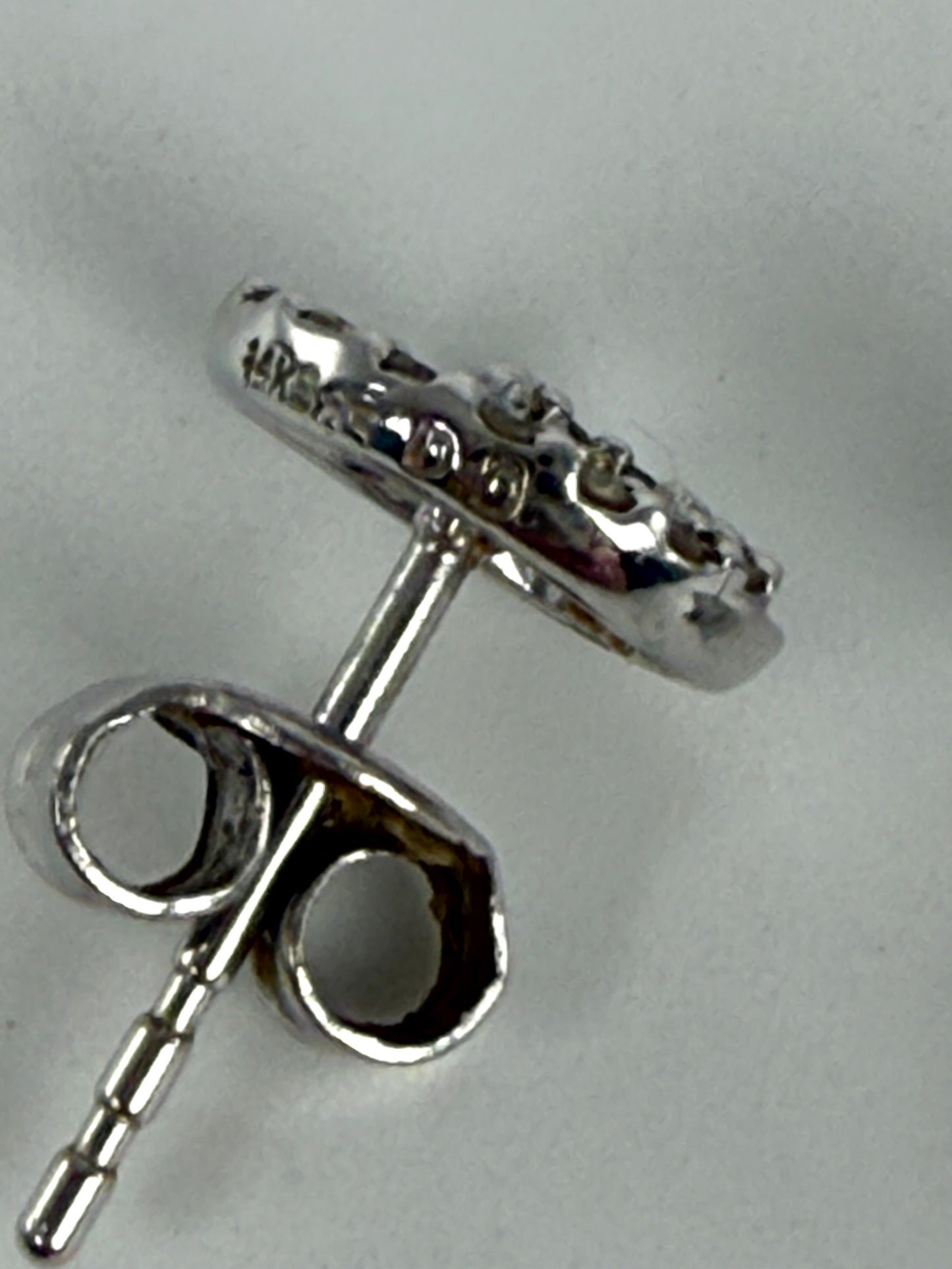 14k White Gold Diamond Circle Swirl Stud Earrings