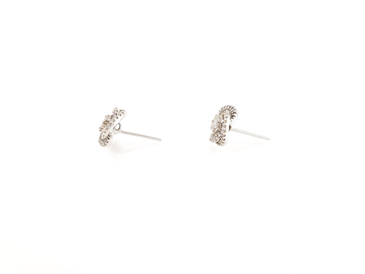 14k White Gold Pavé Diamond Flower Stud Earrings