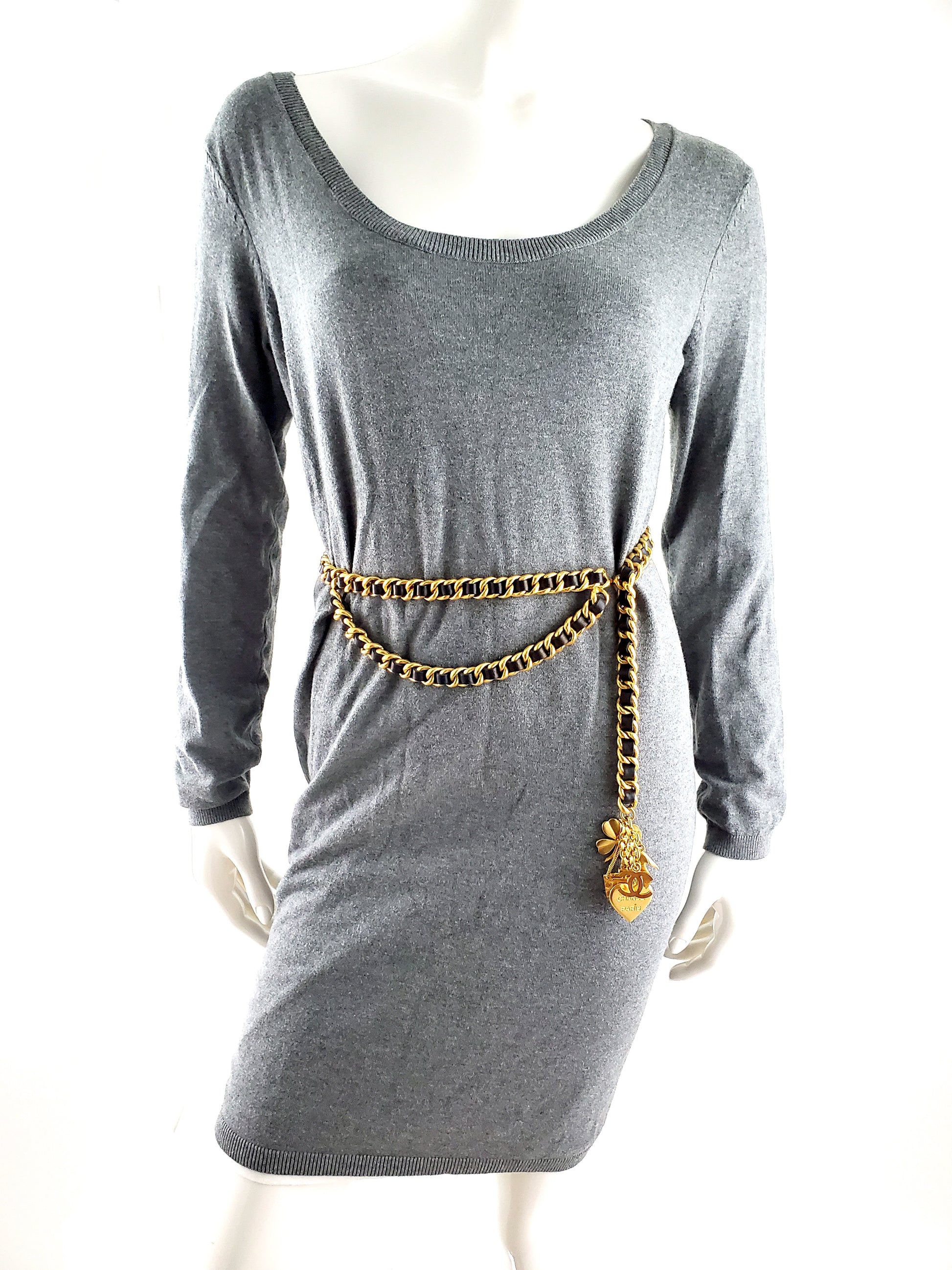 Vintage Chanel Leather Chain Link Gold Logo Charm Belt Fashion Reloved Vintage Chanel Leather Chain Link Gold Logo Charm Belt Fashion Reloved