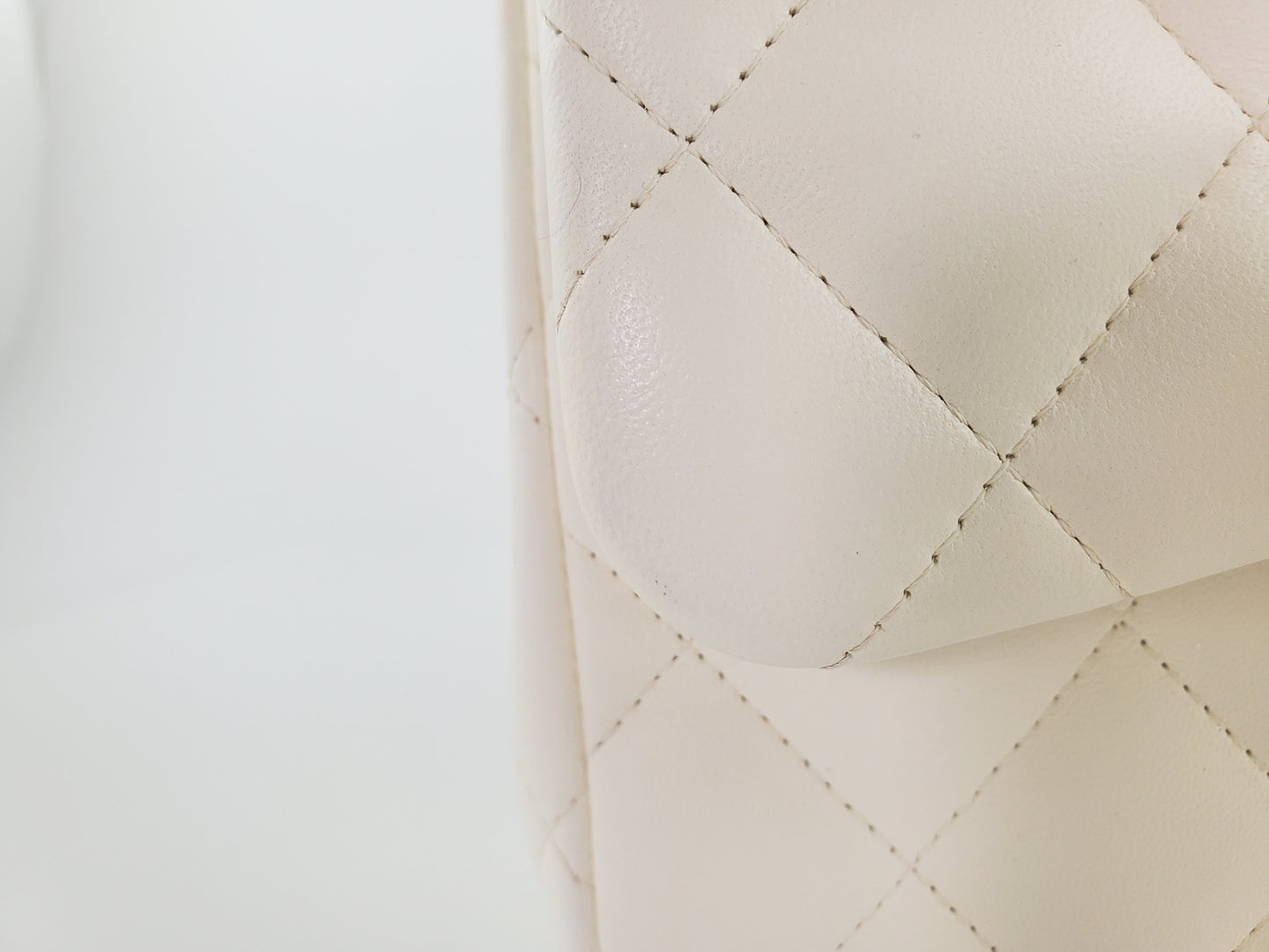 Chanel White Lambskin Leather Quilted Jumbo Classic Flap Bag