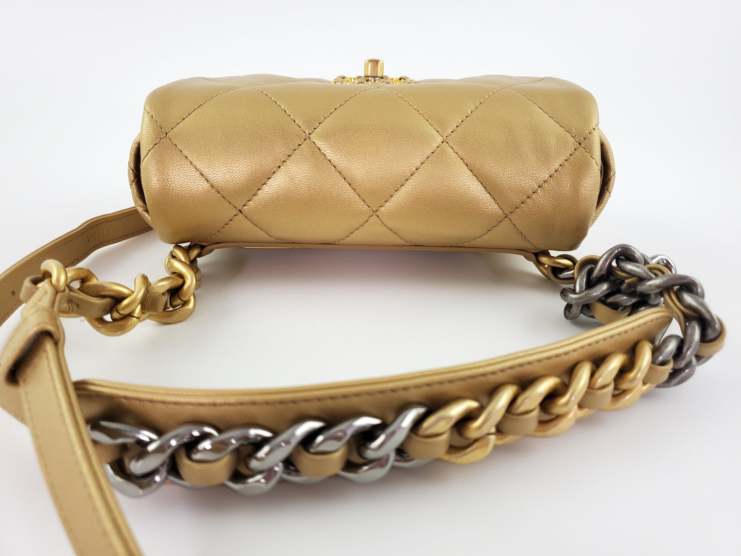 CHANEL 19 2020 Metallic Gold Goatskin Quilted Waist Belt Bag