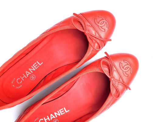 CHANEL 18A Red Quilted CC Logo Classic Ballet Flats 37.5C