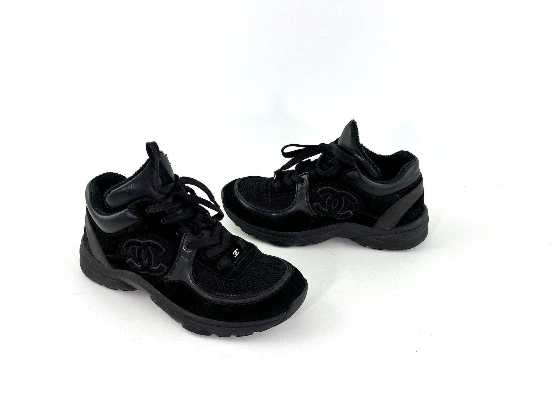 CHANEL Black 2020 Interlocking CC Logo Sneakers 39 8