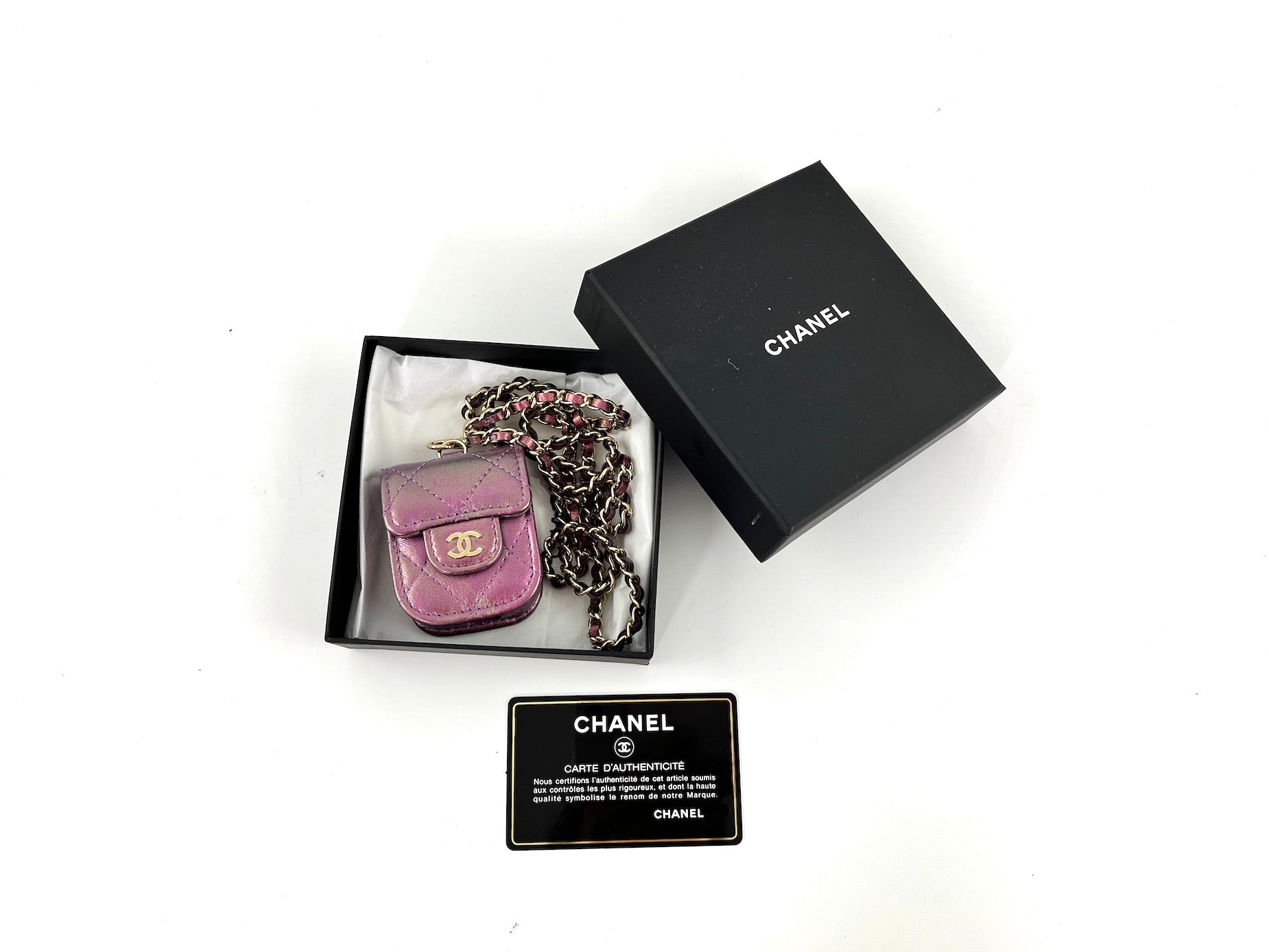 CHANEL 2020 Iridescent Purple AirPods Case Holder with ChainCHANEL 2020 Iridescent Purple AirPods Case Holder with Chain