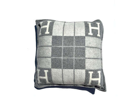 HERMES Wool Cashmere Avalon III Ecru Gris Clair Small Square Pillow