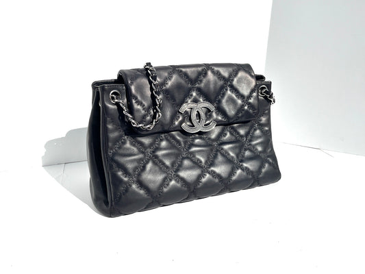 CHANEL Double Stitch Hamptons Black Quilted Calfskin Shopping Tote Bag